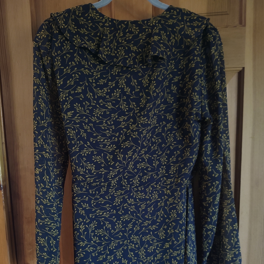 Piper and Scoot wrap dress - Picture 3 of 5